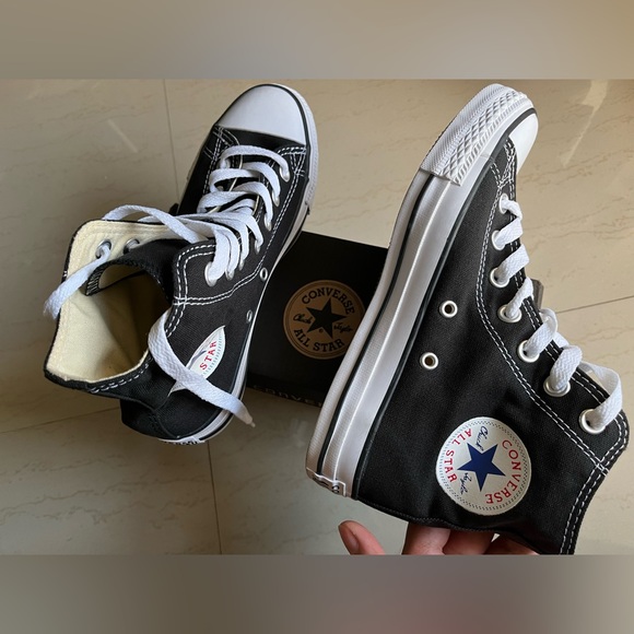 Converse all star, high-tops simple yet classic !! - Picture 3 of 8